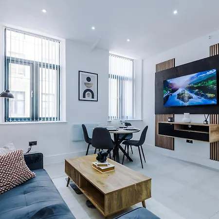 Luxury Modern Centre With Free Parking Apartment