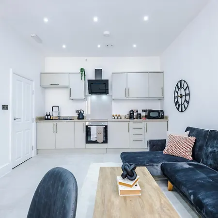 Luxury Modern Centre With Free Parking Apartment *