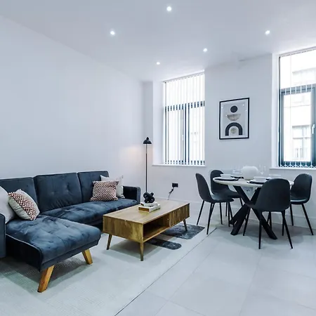 Luxury Modern Centre With Free Parking Apartment *