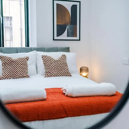 Luxury Modern Centre With Free Parking Bradford (West Yorkshire)